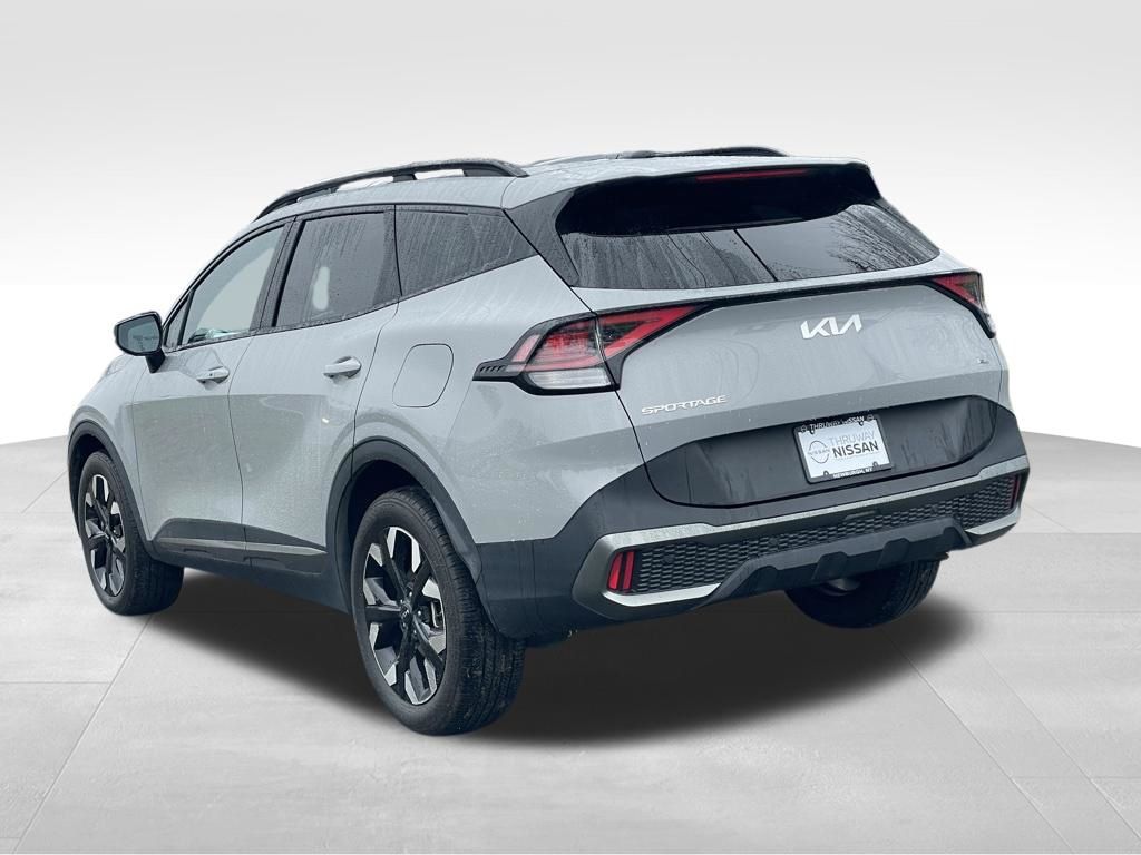 View vehicle photo 5