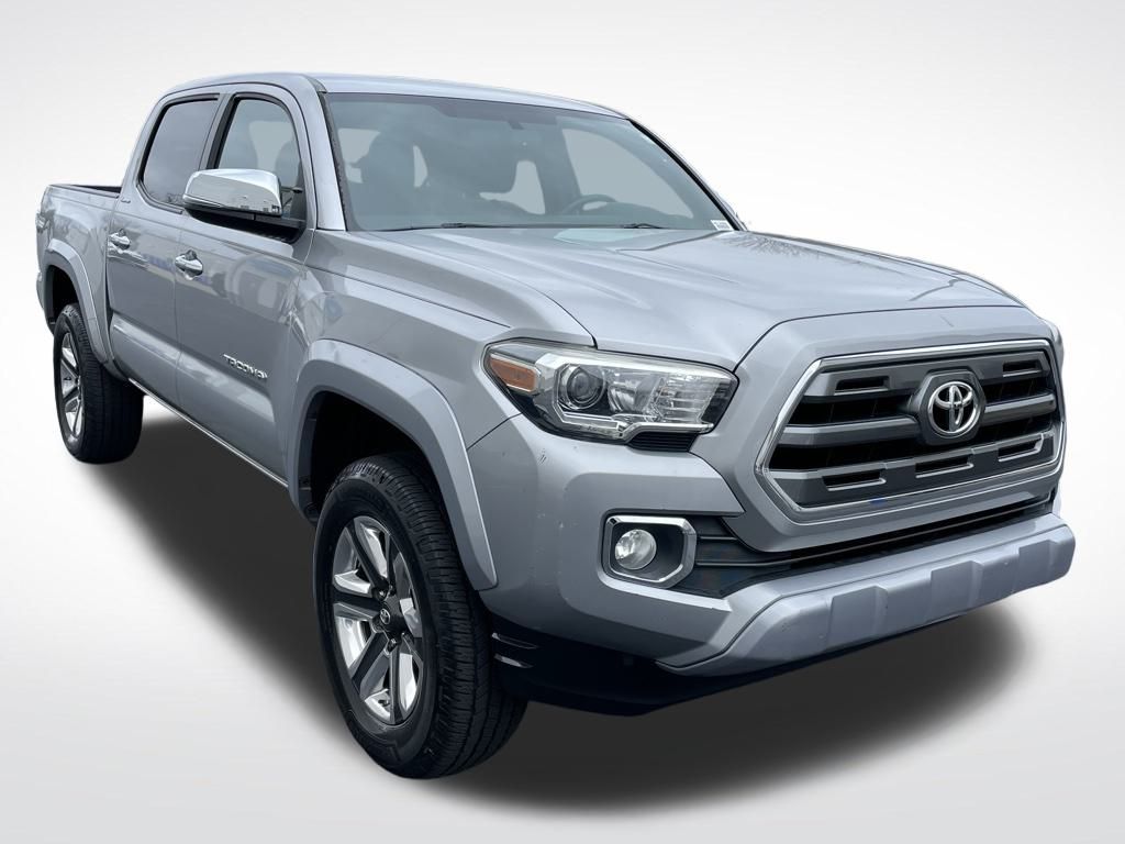 Thumbnail: 2017 Toyota Tacoma - 8