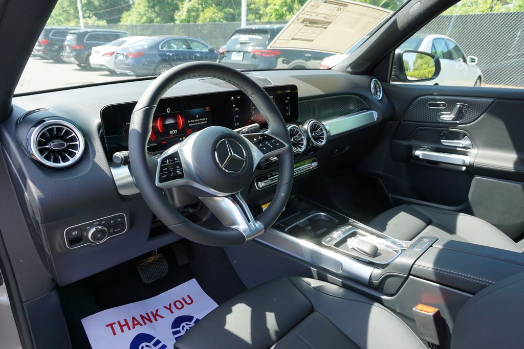 2025 Mercedes-Benz GLB 250 21