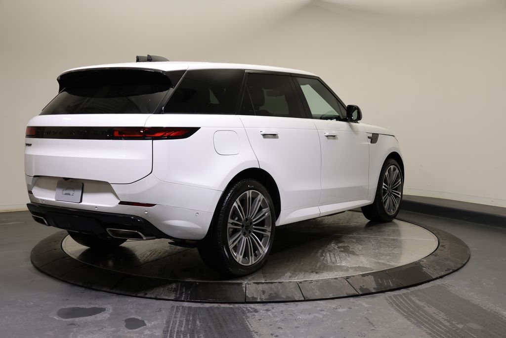 Thumbnail: 2026 Land Rover Range Rover Sport - 5