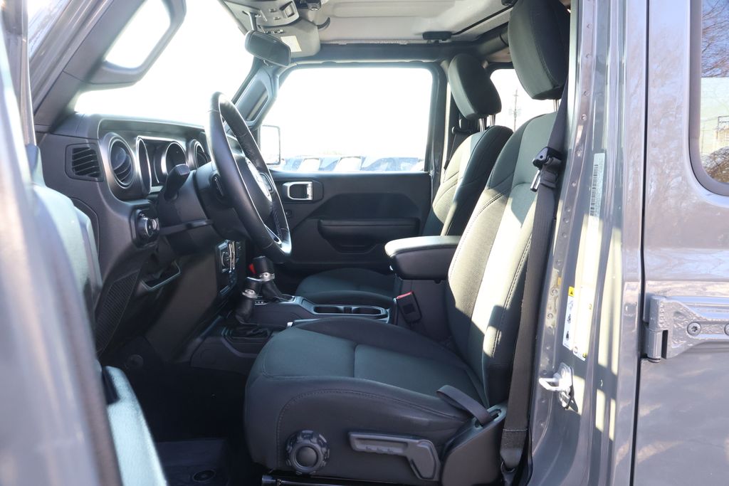 Thumbnail: 2019 Jeep Wrangler - 32