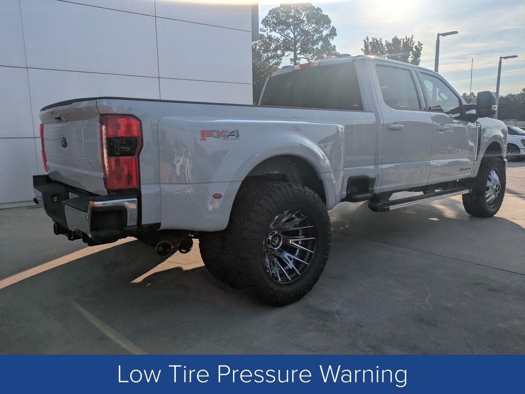 2026 Ford F-350 Super Duty LARIAT