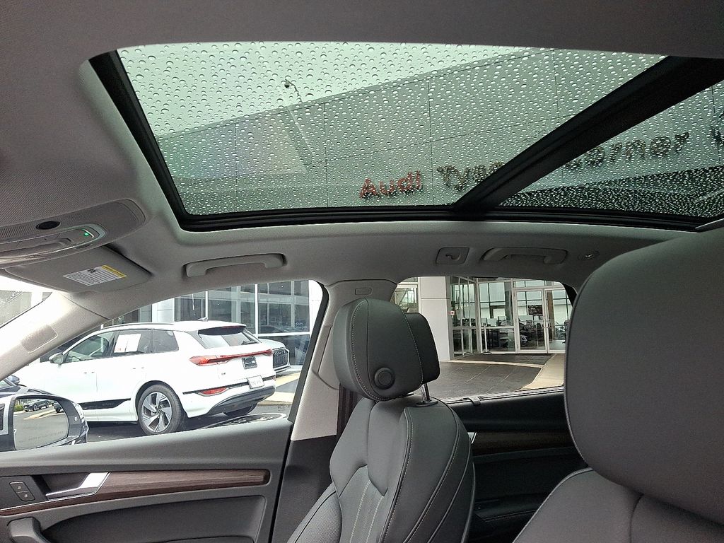 Thumbnail: 2021 Audi Q5 - 14