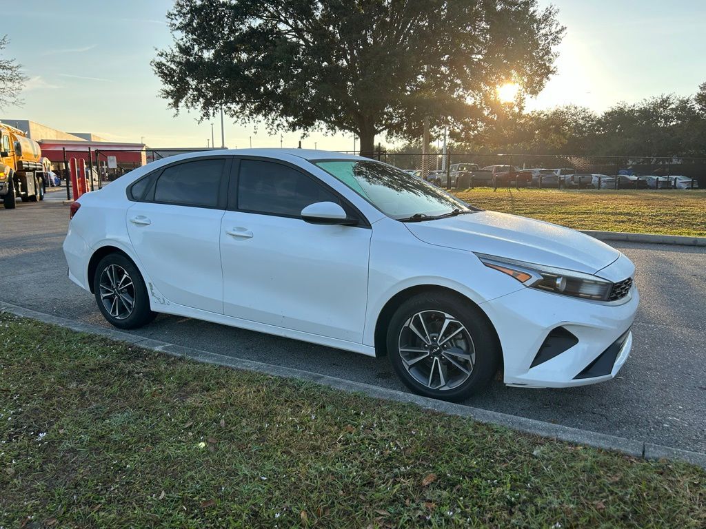 Thumbnail: 2022 Kia Forte - 7