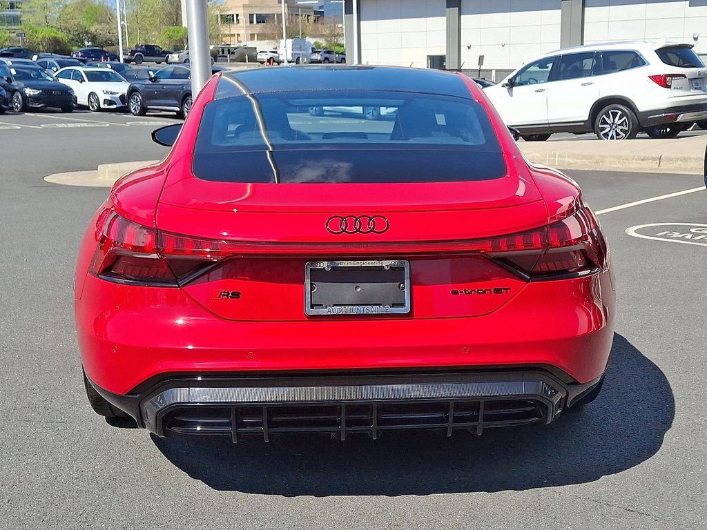 Thumbnail: 2022 Audi RS e-tron GT - 5