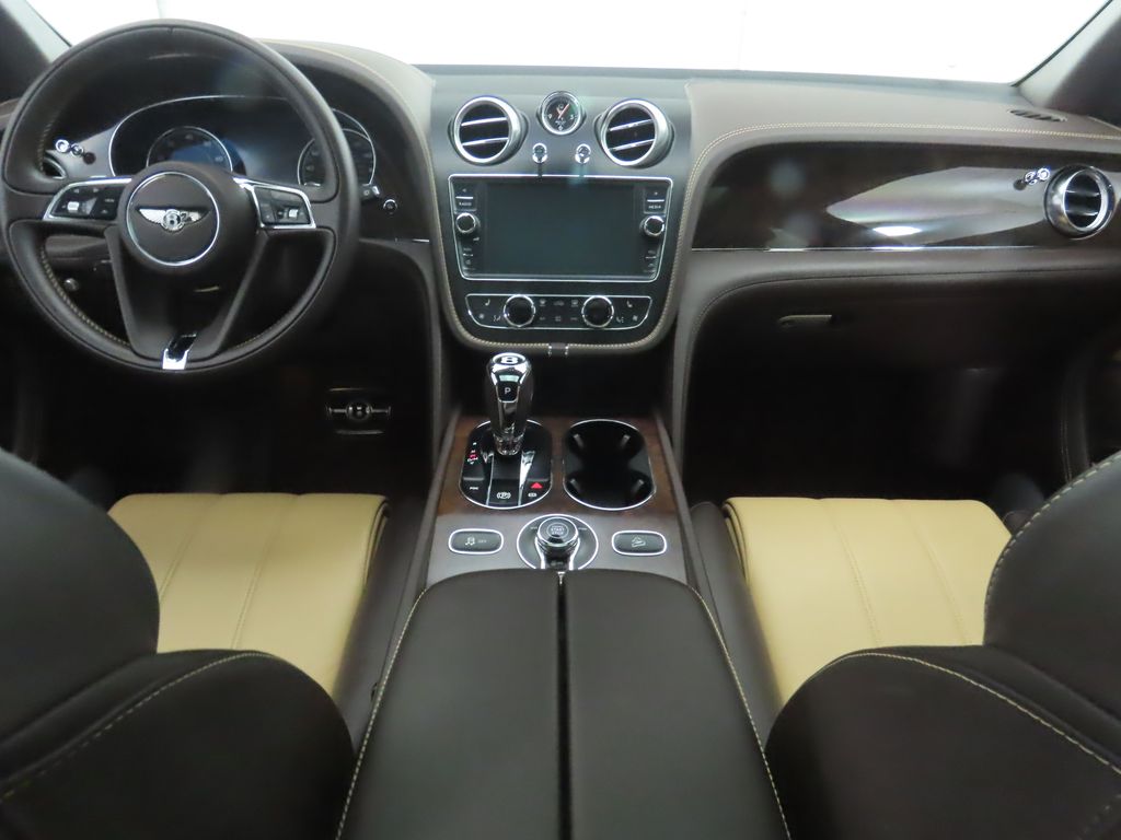 Thumbnail: 2019 Bentley Bentayga - 13