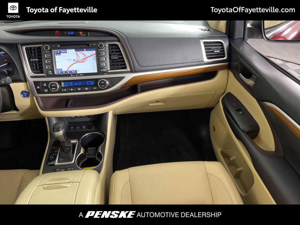 2017 Toyota Highlander Limited 23