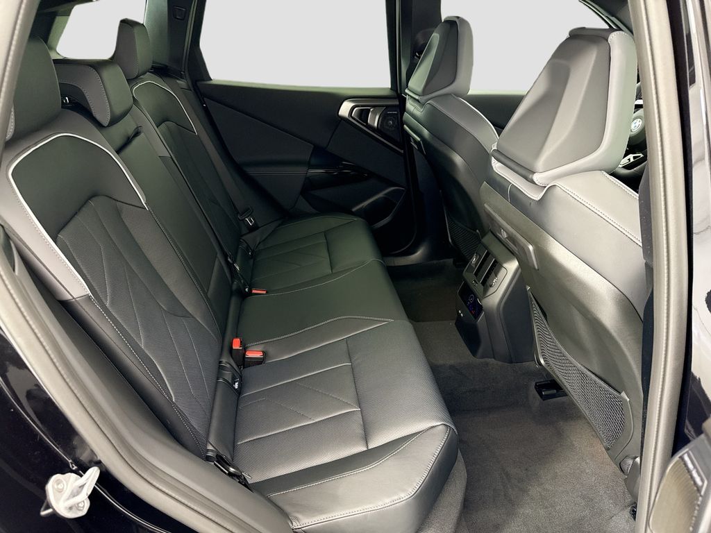 Thumbnail: 2026 BMW X3 - 21