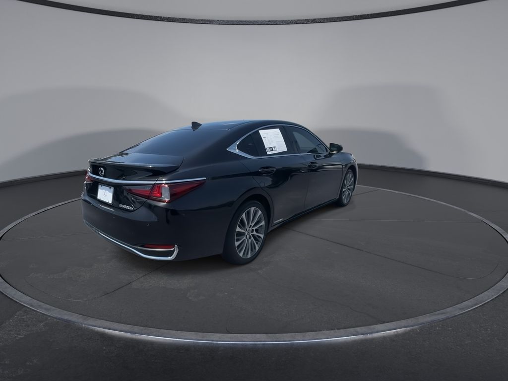 Thumbnail: 2021 Lexus ES - 8