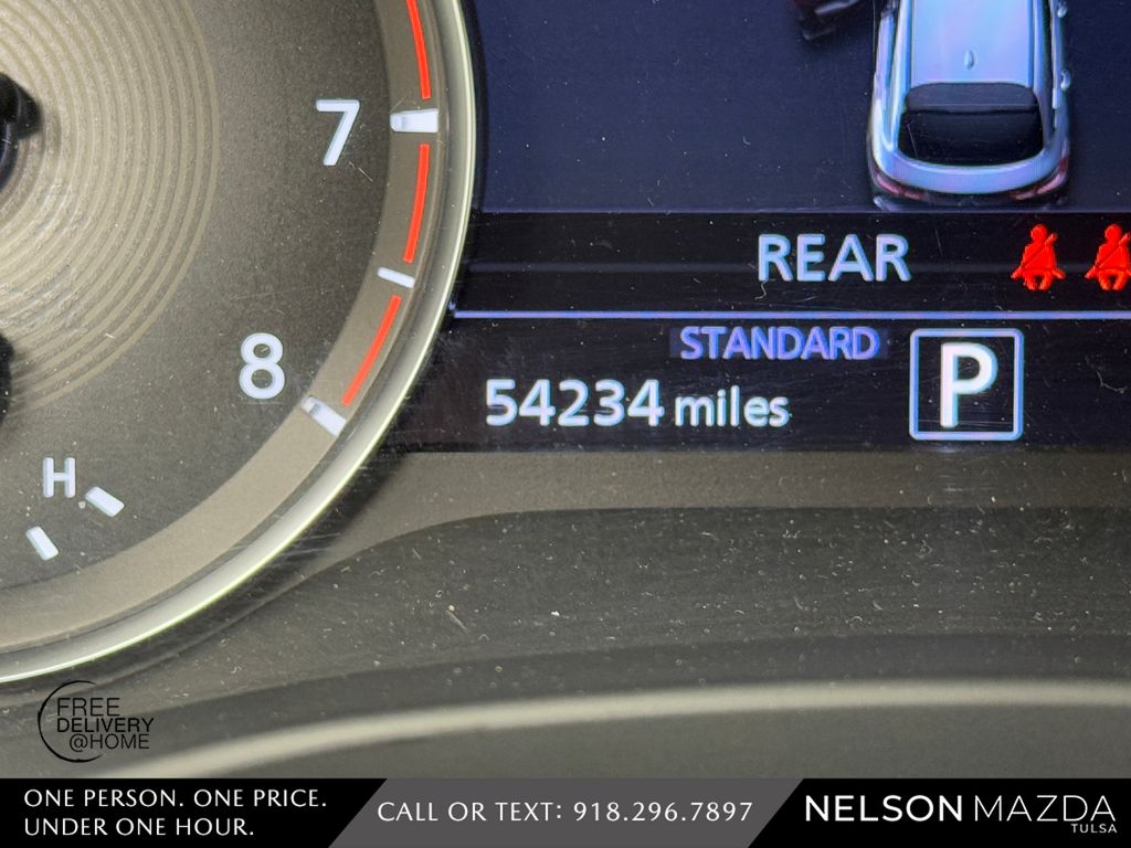 Used 2022 Black INFINITI LUXE image 27