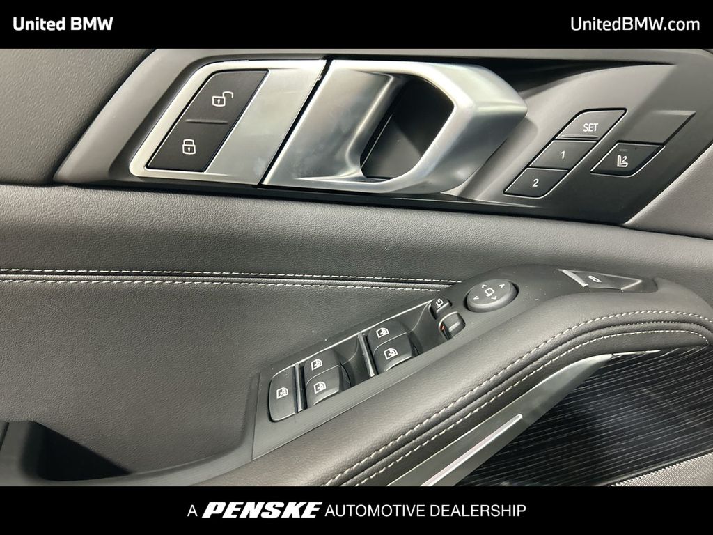 Thumbnail: 2026 BMW X5 - 11