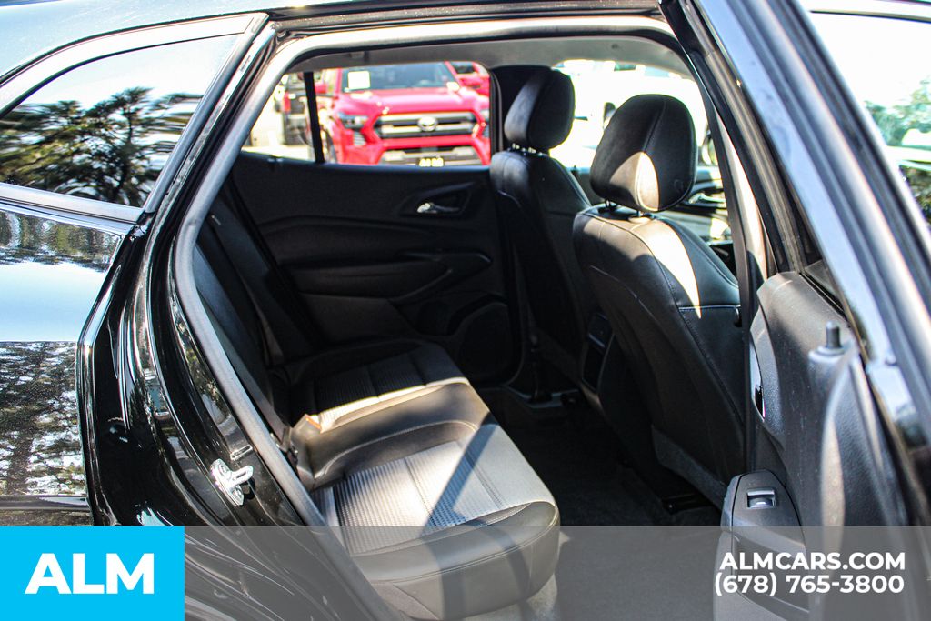 2024 Chevrolet Trax LT photo 18