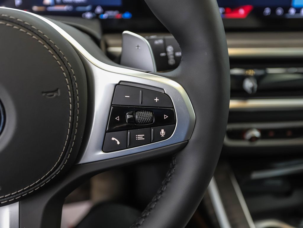 Thumbnail: 2026 BMW X7 - 13