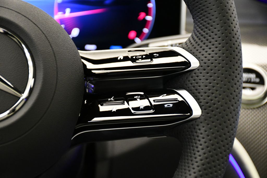 2025 Mercedes-Benz GLC 300 24
