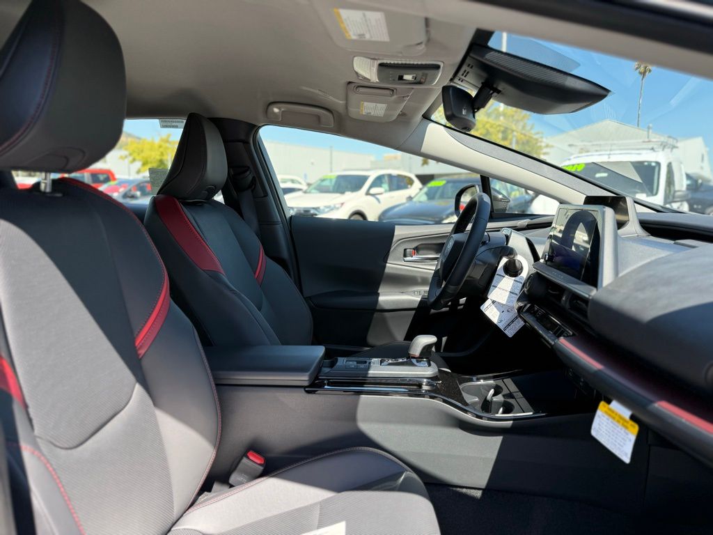 2026 Toyota Prius Plug-in Hybrid XSE photo 24