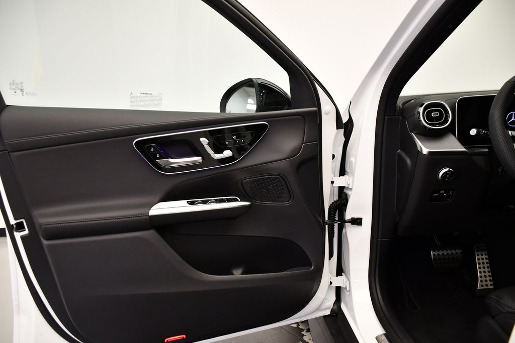 Thumbnail: 2026 Mercedes-Benz GLC - 31