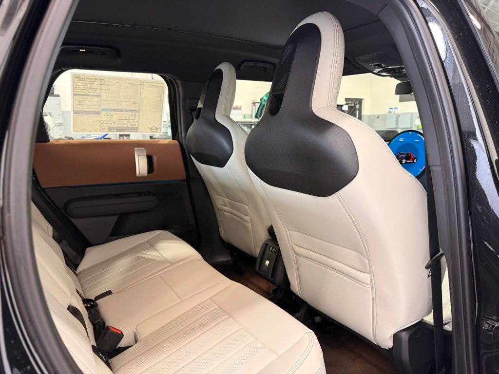 2025 MINI Cooper Countryman Signature 25