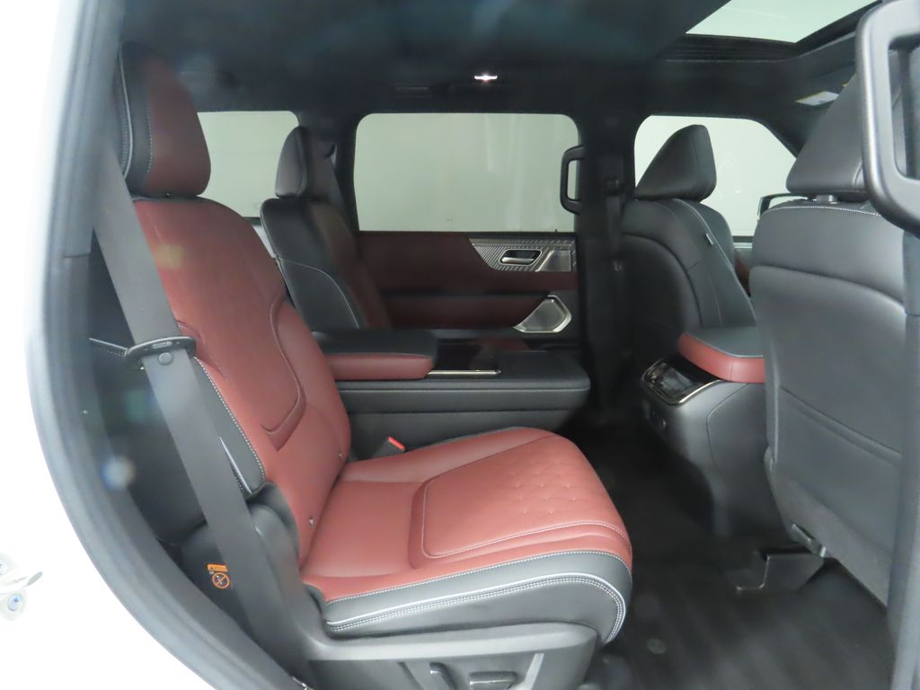 Thumbnail: 2025 INFINITI QX80 - 22