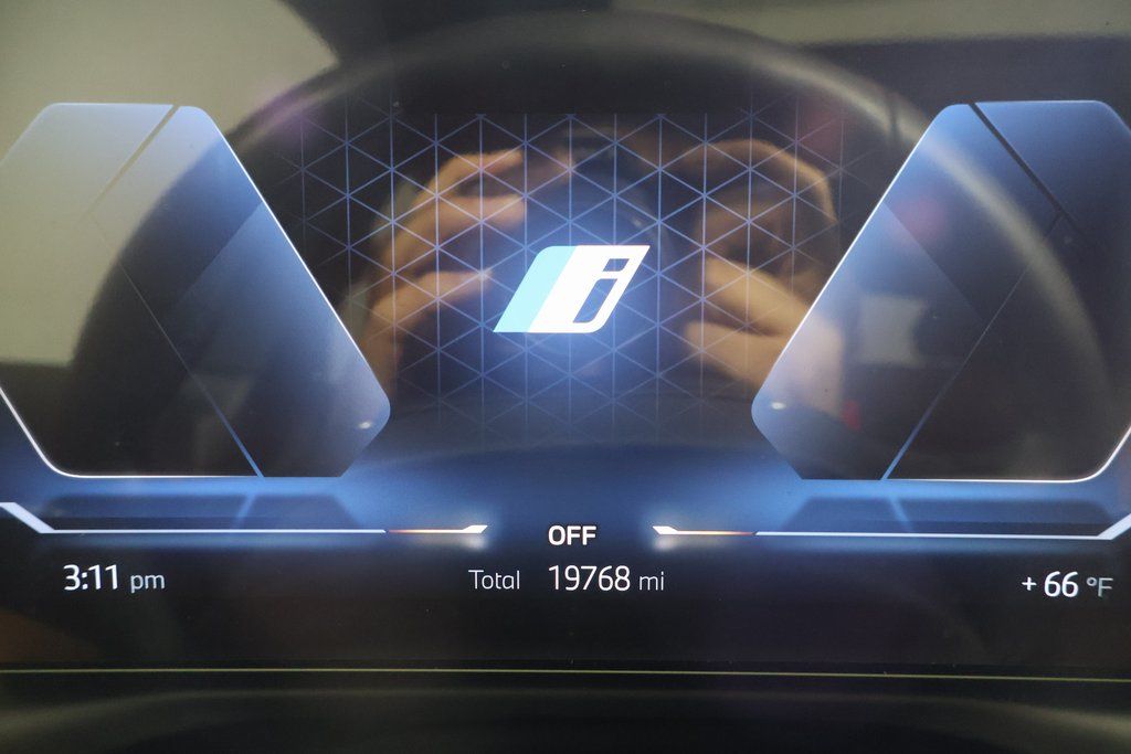 Thumbnail: 2023 BMW i4 - 17