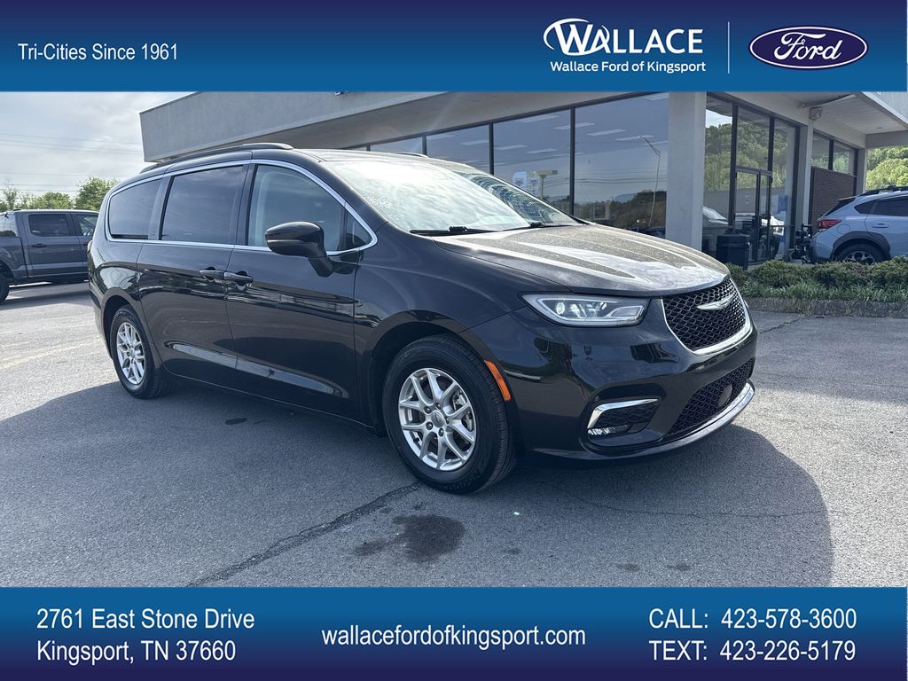 Brilliant Black Crystal Pearlcoat 2022 Chrysler Pacifica Minivan Front-Wheel Drive 9-Speed Automatic