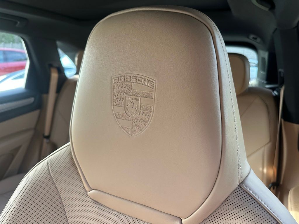 Thumbnail: 2023 Porsche Cayenne - 21