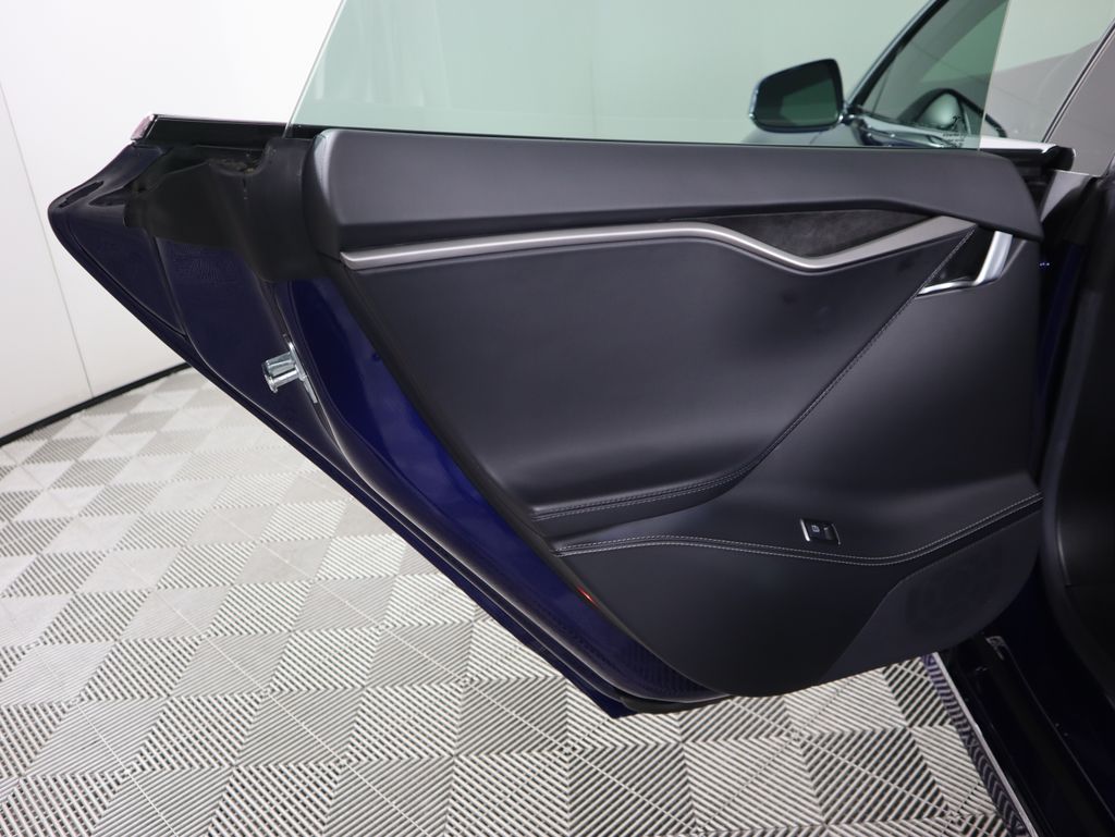 Thumbnail: 2018 Tesla Model S - 27