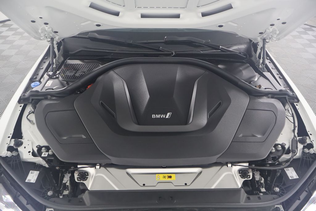 2025 BMW i4 eDrive40 9