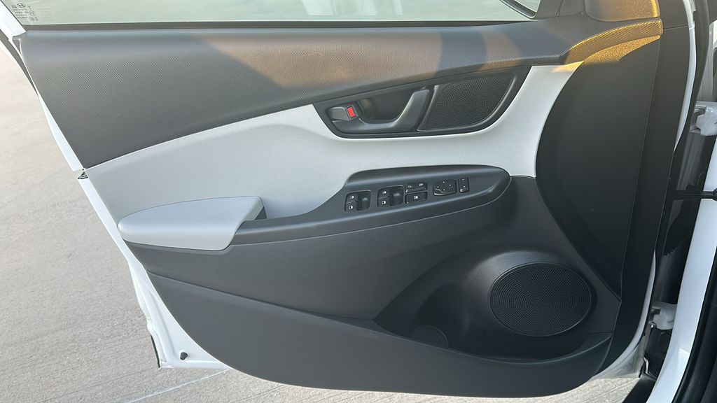 2023 Hyundai Kona SE White at Big Star Chrysler Jeep Dodge Ram 