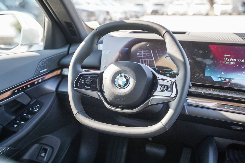 2024 BMW i5 eDrive40 15