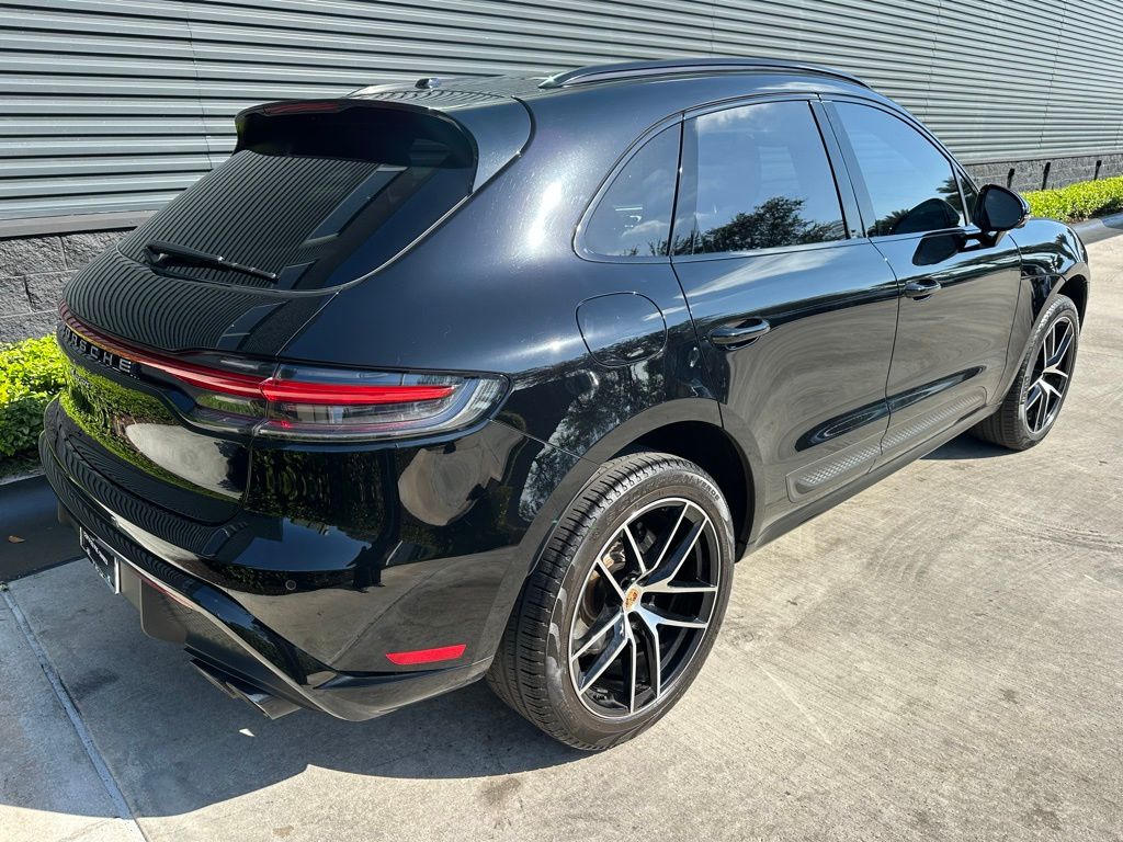 Thumbnail: 2024 Porsche Macan - 9