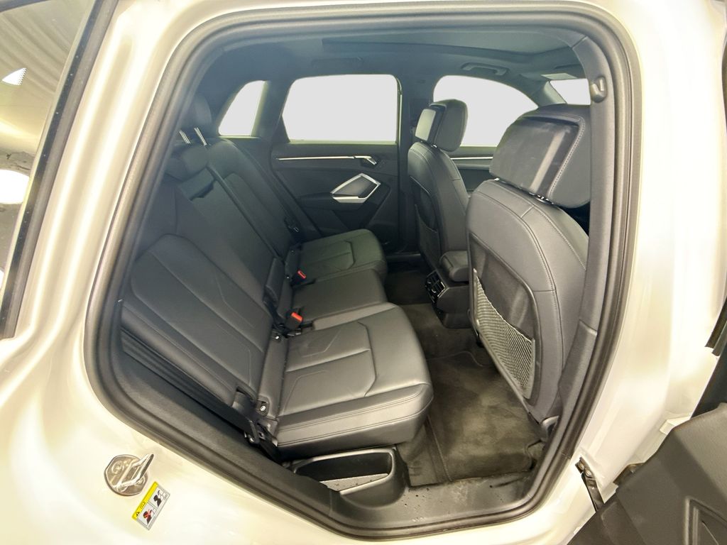 Thumbnail: 2025 Audi Q3 - 20