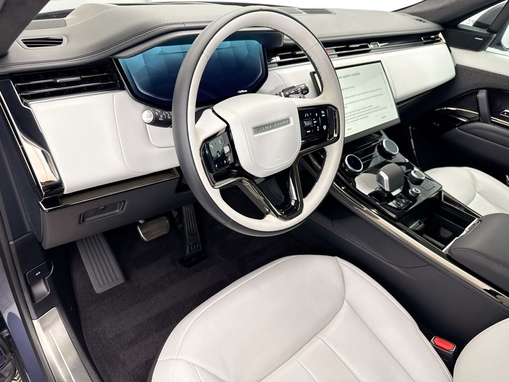 Thumbnail: 2023 Land Rover Range Rover Sport - 4