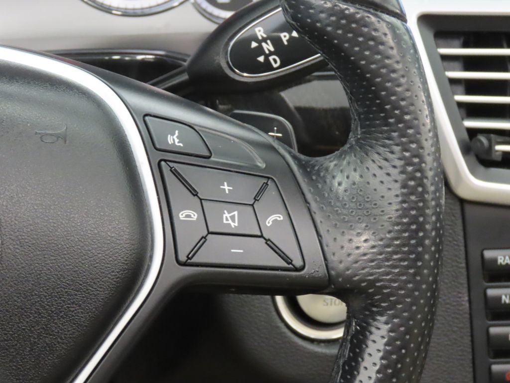 Thumbnail: 2013 Mercedes-Benz E-Class - 21