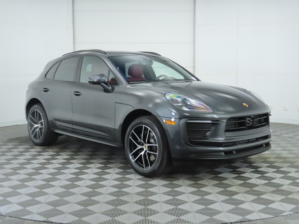 Thumbnail: 2025 Porsche Macan - 9