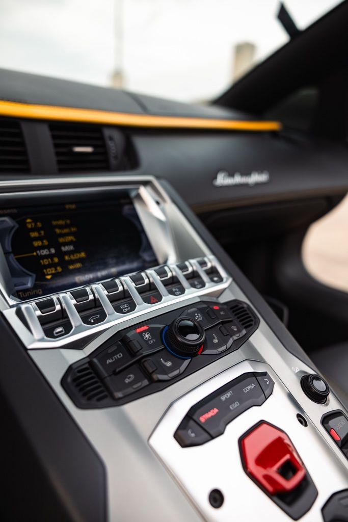 Thumbnail: 2019 Lamborghini Aventador - 22