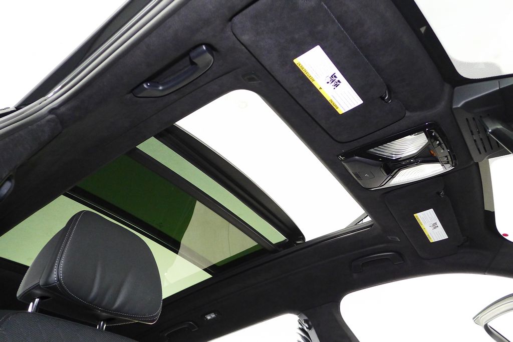 Thumbnail: 2025 BMW X7 - 15