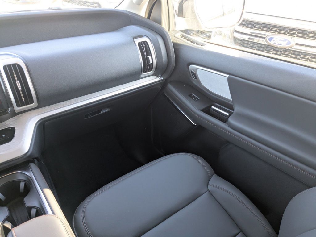 2025 Ford Expedition Active MAX