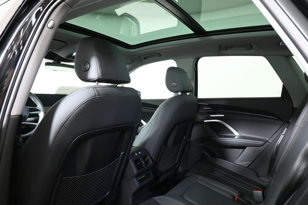 Thumbnail: 2025 Audi Q5 - 27