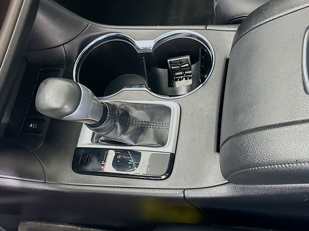 Thumbnail: 2018 Toyota Highlander - 16