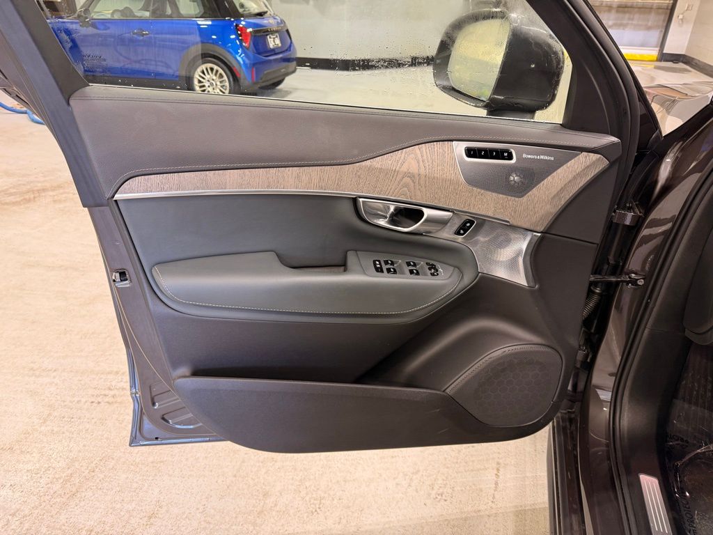 Thumbnail: 2023 Volvo XC90 - 10