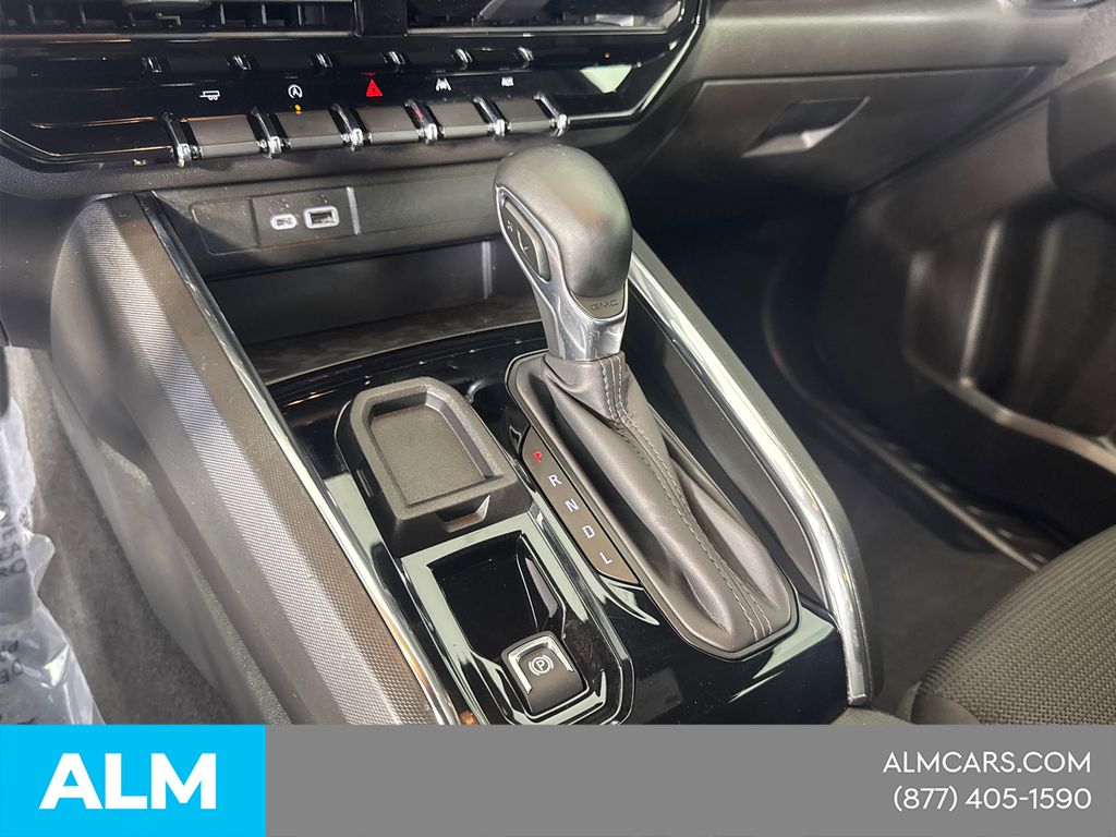 Used 2024 White GMC Elevation image 34