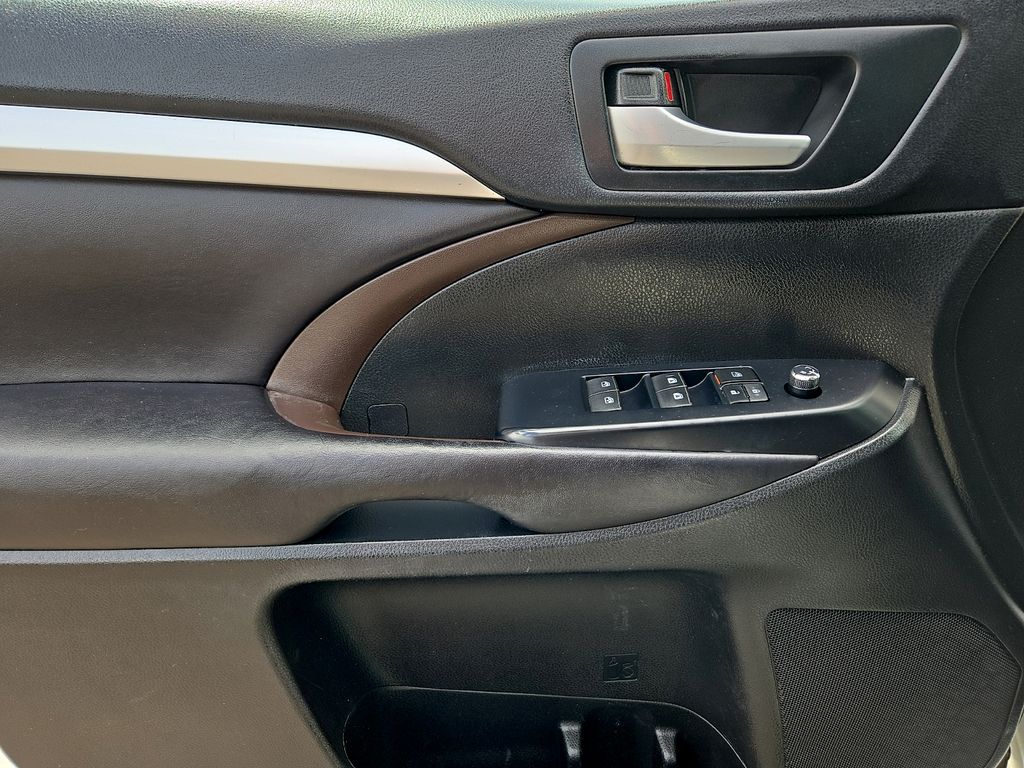 2016 Toyota Highlander