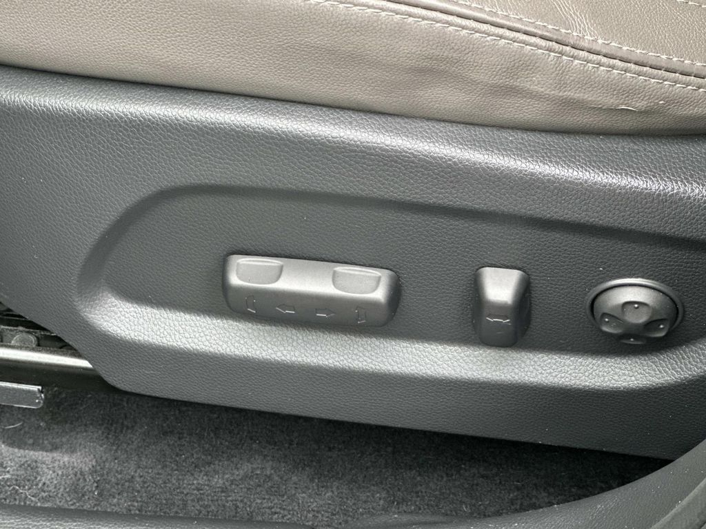 Thumbnail: 2018 Hyundai Santa Fe - 32