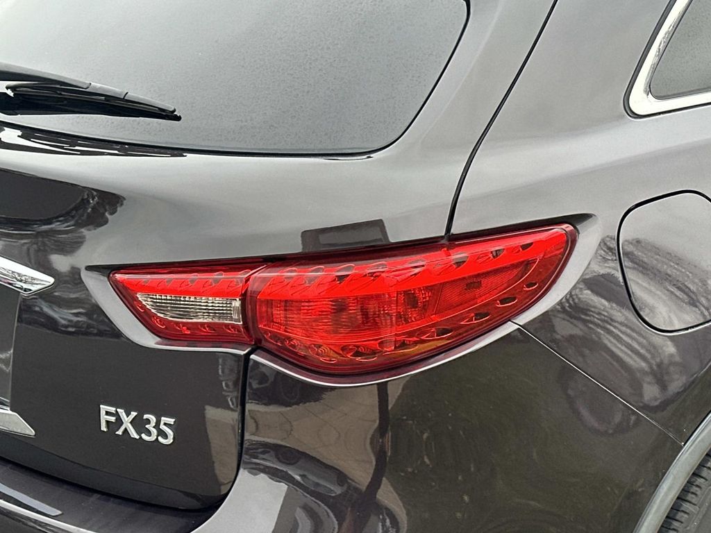 Thumbnail: 2011 INFINITI FX35 - 7