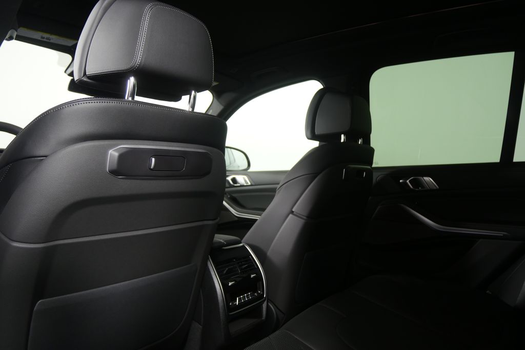 Thumbnail: 2026 BMW X5 - 17