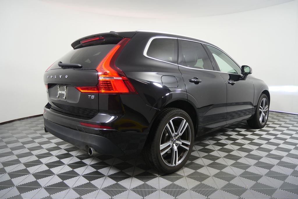 Thumbnail: 2021 Volvo XC60 - 3
