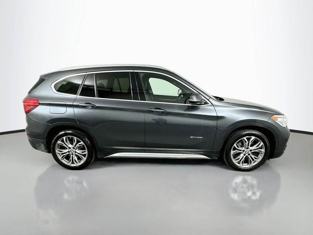 Thumbnail: 2017 BMW X1 - 4