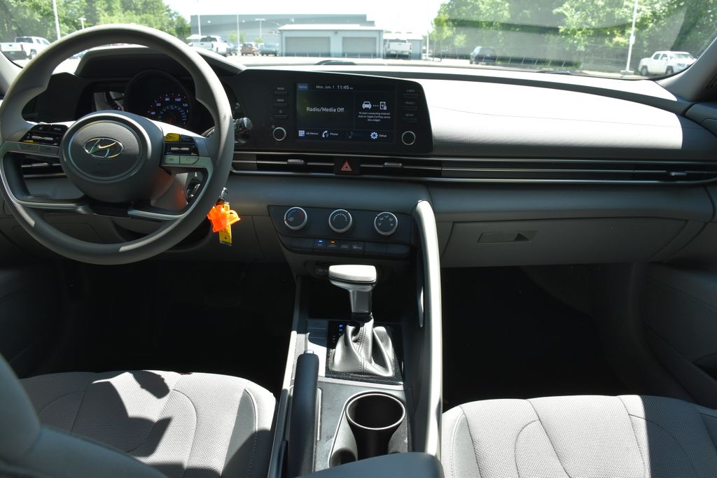 Thumbnail: 2023 Hyundai Elantra - 16