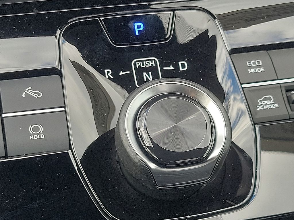 2025 Toyota bZ4X XLE 10