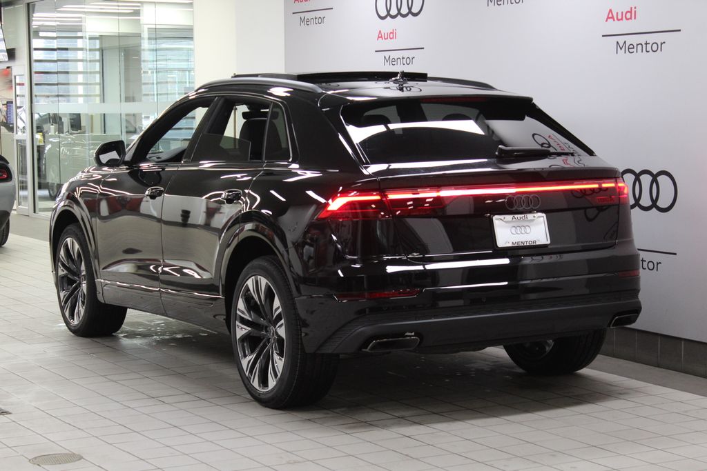 2025 Audi Q8  4